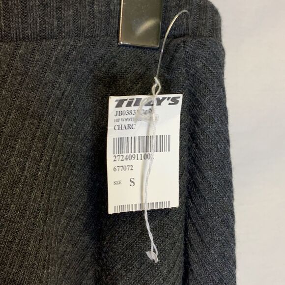 H.I.P. (Happening In The Present) Tilly’s NWTs Gray Knit Skater Mini Skirt Sz S - Picture 4 of 9